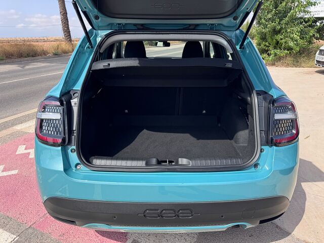 FIAT 600 HYBRID 1.2 E-THP AUTO SPANISH LHD IN SPAIN ONLY 6000 MILES SUPERB 2024